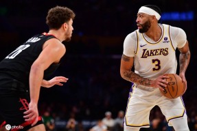 YABO-关于TL不断突破！，浓眉哥连续五场比赛得分超过夺冠再创辉煌时刻的信息